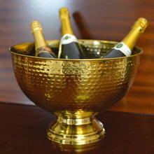 Charger l'image dans la galerie, Grande coupe champagne magnum dorée martelée 30 cm