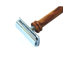 Charger l'image dans la galerie, Rasoir de sécurité KLASSIK avec manche K2 Luxury en bois d'olivier