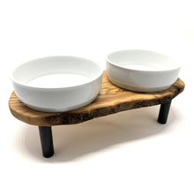 Charger l'image dans la galerie, Station d'alimentation RUSTY PLUS (bol en porcelaine de 2 x 0,9 litre) "soulevée" pour l'alimentation et l'eau