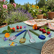 Charger l'image dans la galerie, Cuillères multicolores en verre - lot de 4