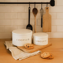 Charger l'image dans la galerie, Boîtes à cookies et biscuits blanches et argentées - lot de 2