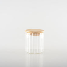 Charger l'image dans la galerie, Pot de rangement en verre et couvercle en bois 9x9x10cm