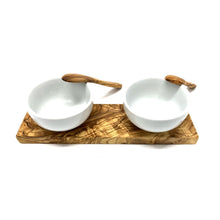Charger l'image dans la galerie, Ensemble de 2 bols à trempette ronds en porcelaine (Ø 8,5 cm) avec 2 cuillères sur bois d'olivier