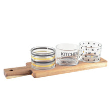 Charger l'image dans la galerie, Set apéritif de 3 verres avec plateau en bois 29.5x8x6.1cm
