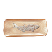 Charger l'image dans la galerie, Plat rectangulaire caramel avec poisson argent 31.7x12.7cm
