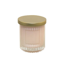 Charger l'image dans la galerie, Bougie rose avec couvercle doré parfum coco
