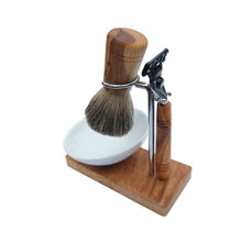 Charger l'image dans la galerie, KLASSIK PLUS porte-brosse de rasage avec brosse et rasoir humide
