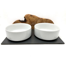 Charger l'image dans la galerie, Station d'alimentation MOUNTAIN 2x 1,5 litre bol en porcelaine bois d'olivier
