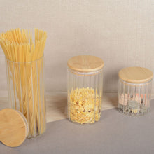 Charger l'image dans la galerie, Pot de rangement en verre et couvercle en bois 9x9x15cm
