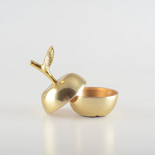 Charger l'image dans la galerie, Boîte dorée pomme 7.5x7.5x11cm
