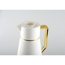 Charger l'image dans la galerie, Cafetière blanche avec anse dorée 1l
