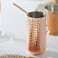 Charger l'image dans la galerie, Verre à cocktail avec paille en cuivre
