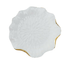 Charger l'image dans la galerie, Assiette plate en porcelaine blanche avec bords dorés
