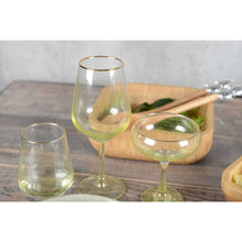 Charger l'image dans la galerie, Verres à vin vert et jaune - lot de 4
