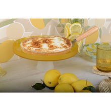 Charger l'image dans la galerie, Plat à gâteaux jaune sur pied blanc 28cm - citron
