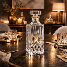 Charger l'image dans la galerie, Carafe à whisky en verre avec détails dorés 700ml
