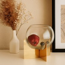 Charger l'image dans la galerie, Vase boule en verre support doré h.27 cm
