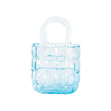 Charger l'image dans la galerie, Vase sac à main matelassé bleu transparent 19x10x27cm
