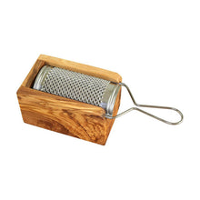 Charger l'image dans la galerie, Petite râpe à parmesan / fromage en bois d'olivier
