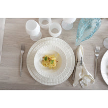 Charger l'image dans la galerie, Assiette creuse blanche Lilia 20.3x20.3x4.3cm
