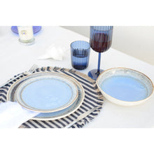 Charger l'image dans la galerie, Assiette à dessert bleue en porcelaine 21.5x21.5x1.4cm
